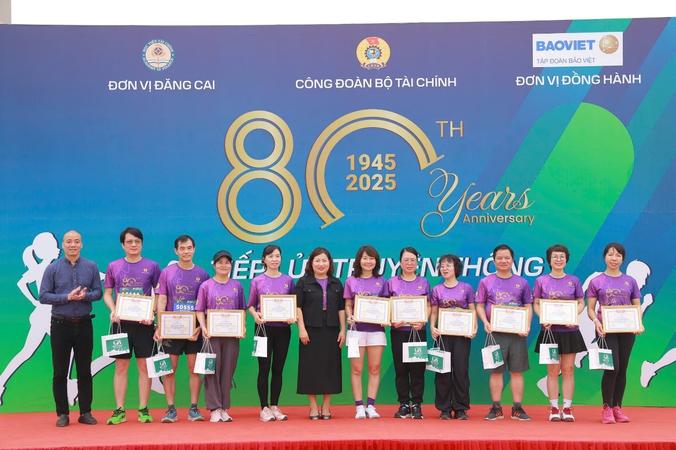 bài tin 12.4.9