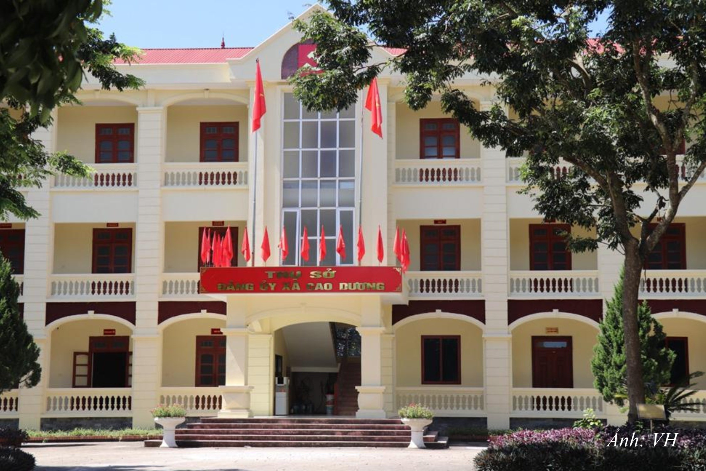 DT2. Trụ sở Đảng uỷ xã Cao Dương