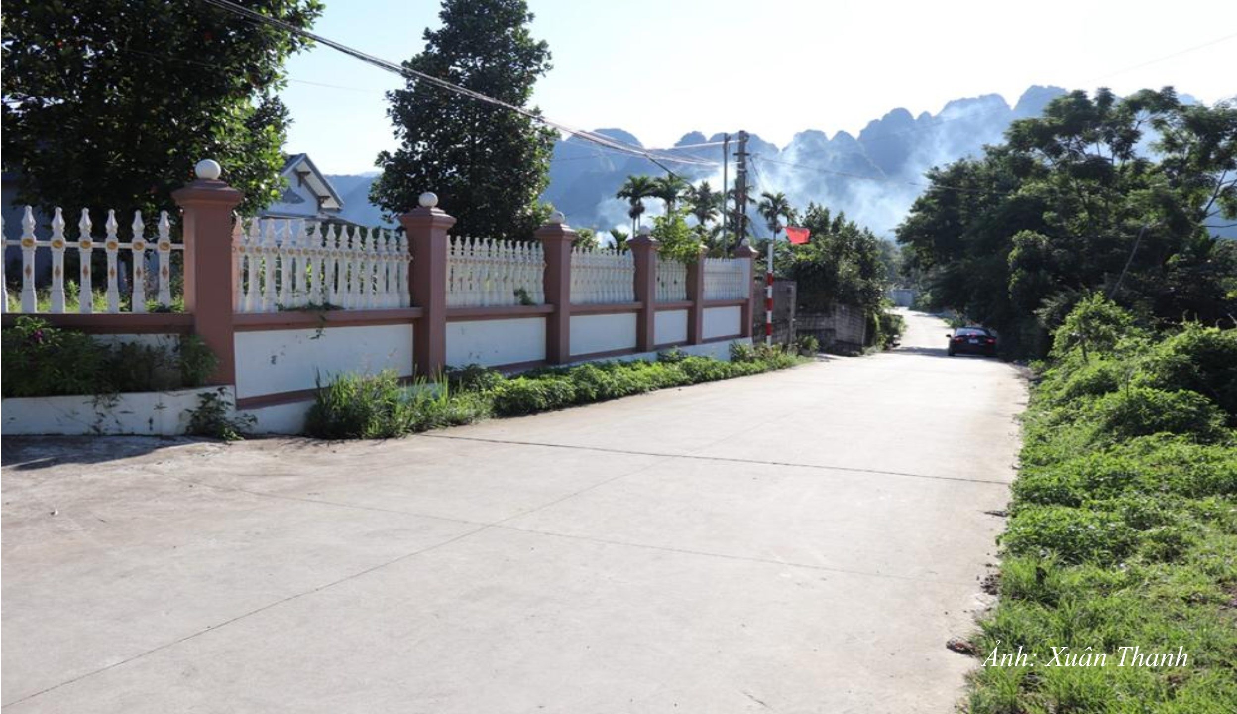 NT31. Đường vào thôn được bê tông hoá kiên cố