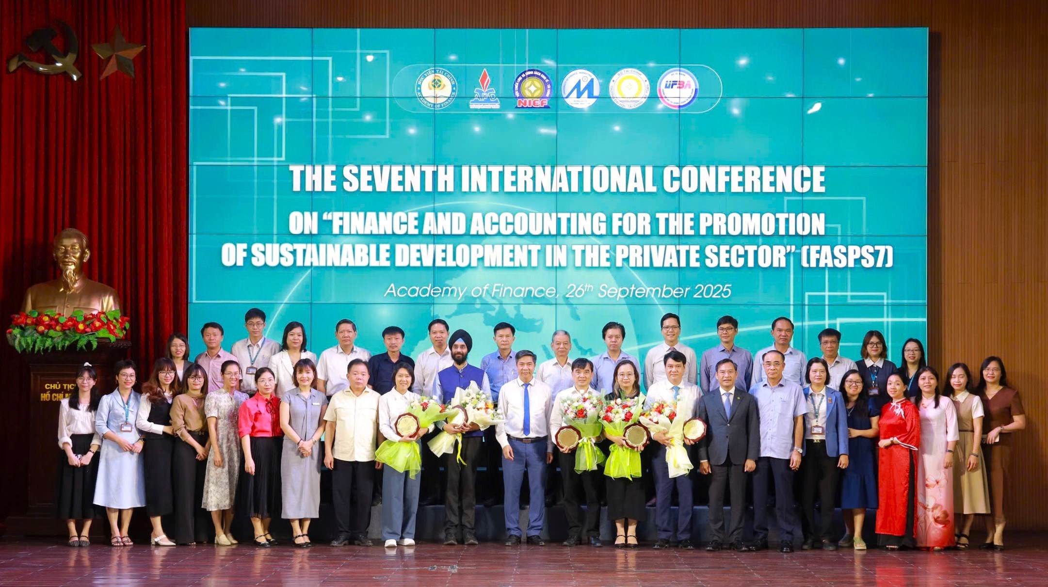 z7052740914983_750a2e9b606ce04cd4da324c2cebd930