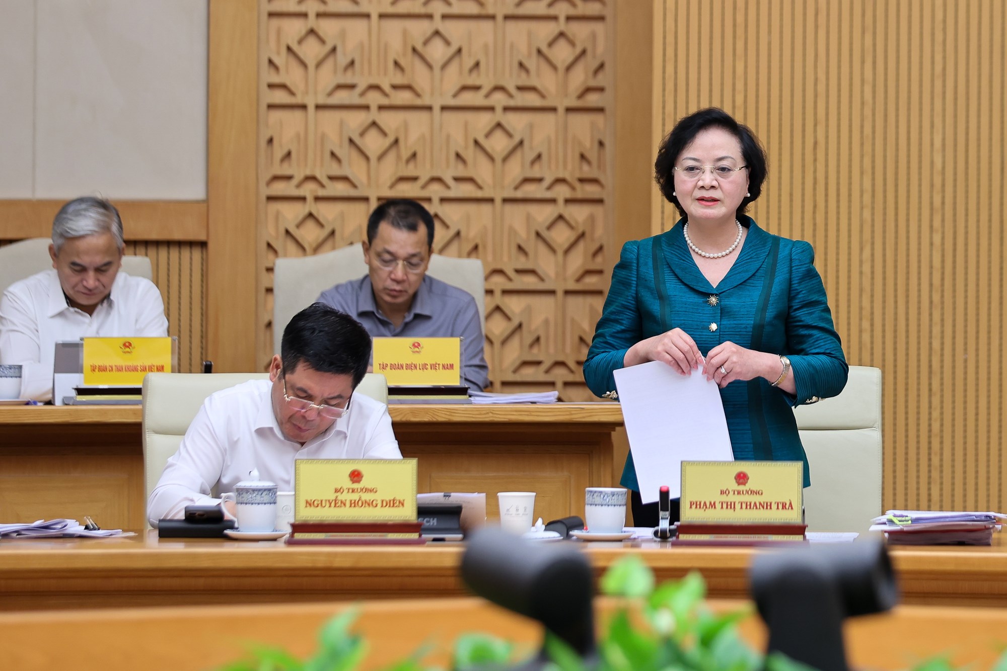 img2303-17596441843821195686175