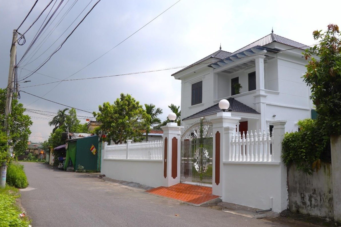 GN37. Những ngôi nhà hiện đại, đắt tiền tại thôn Ngũ Cối