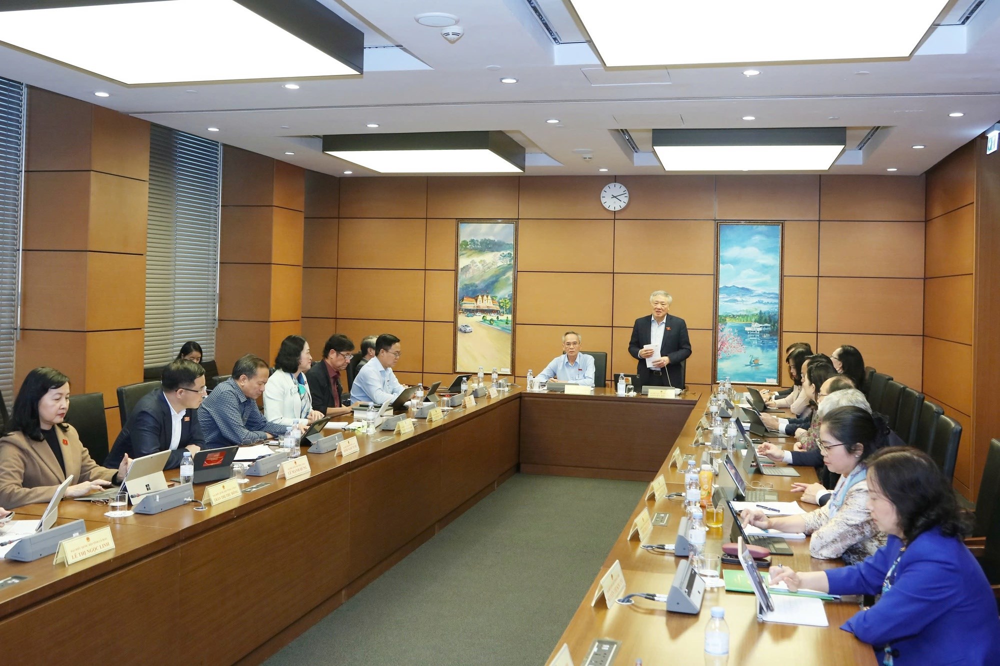 gen-h-z718880507887408160e839cc47e33ca68b09038880d51-1762255940235222237736