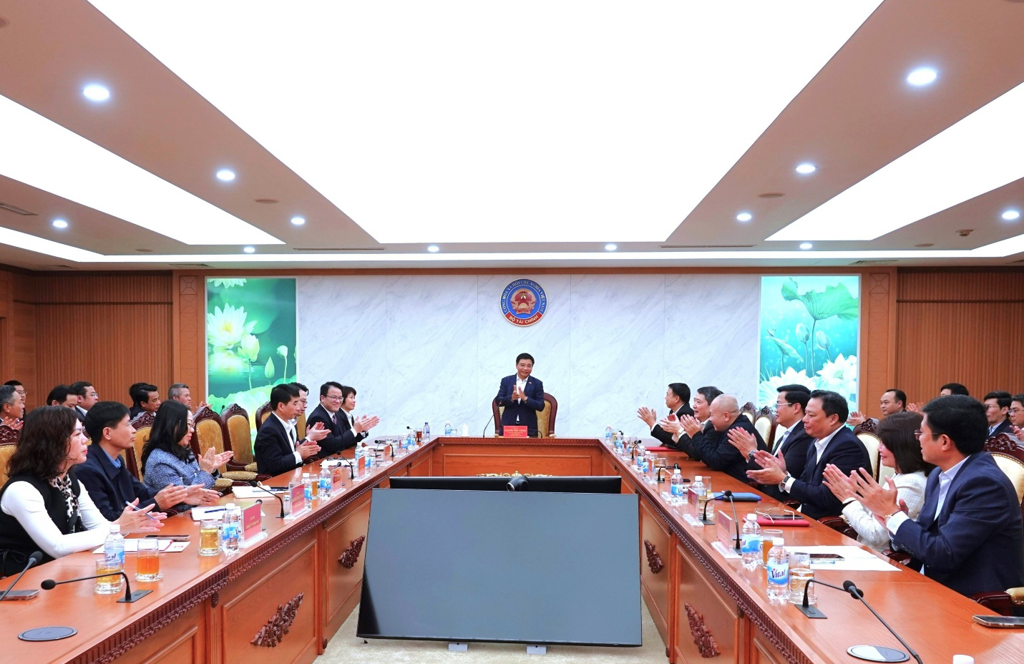 dc838836-2f28-451e-8733-21a8e6b876f8