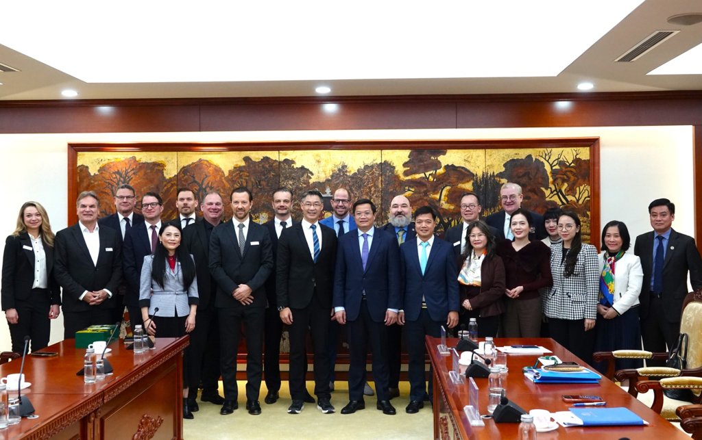 d4d905cd-750b-437d-b4a6-0703d252b555