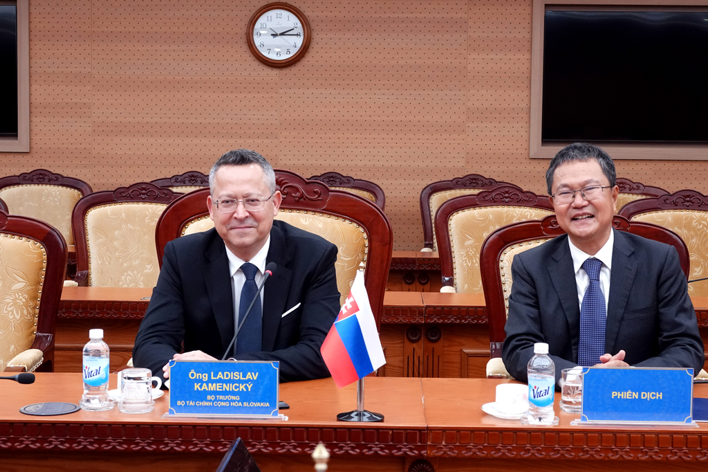 7a578db7-f7e5-46f5-9bc0-9168a7b00863